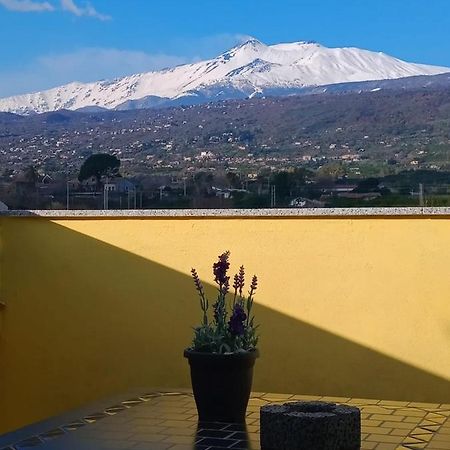 Yellow House Apartamento Fiumefreddo di Sicilia Exterior foto