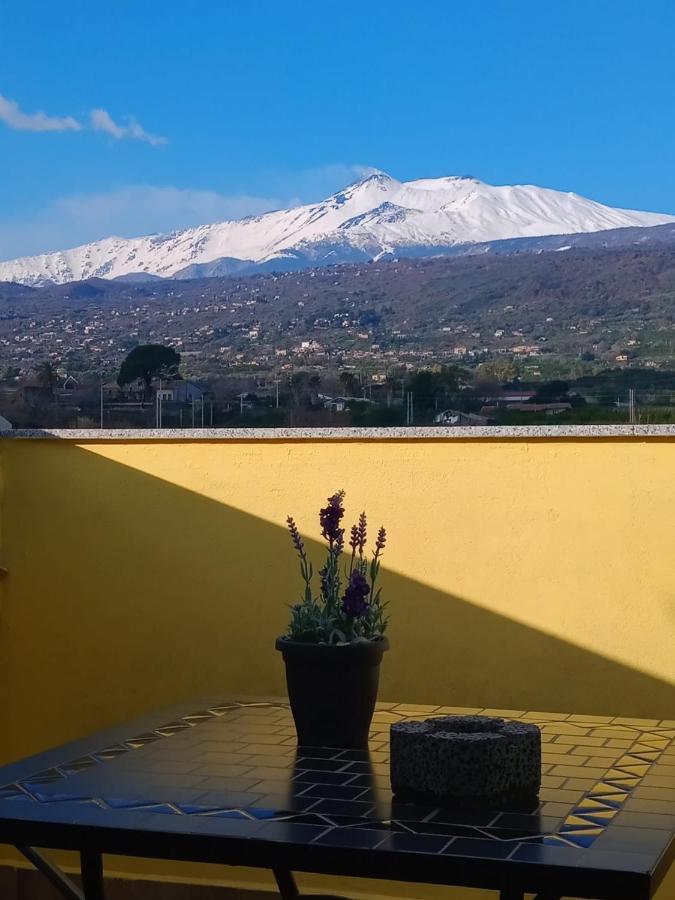 Yellow House Apartamento Fiumefreddo di Sicilia Exterior foto