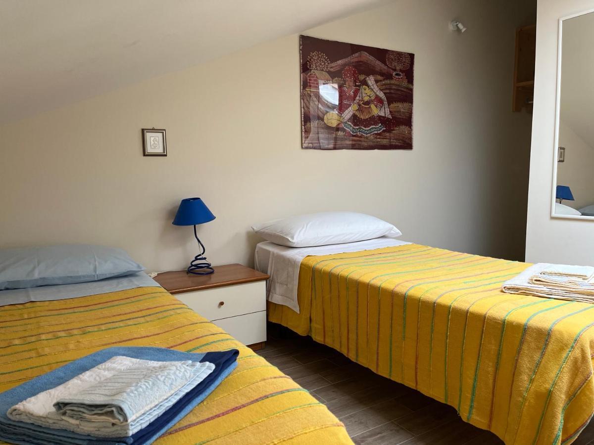 Yellow House Apartamento Fiumefreddo di Sicilia Exterior foto